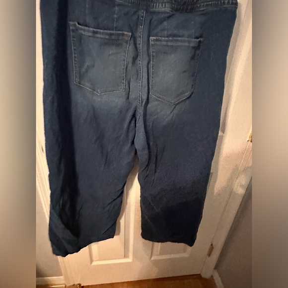 Plus size wide leg blue jeans - Picture 2 of 4